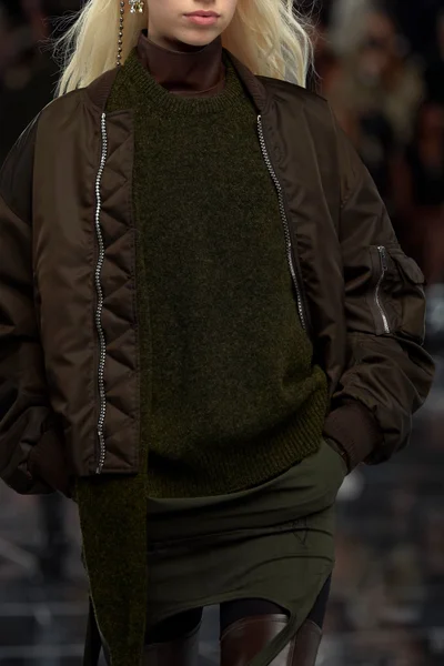 Look 26